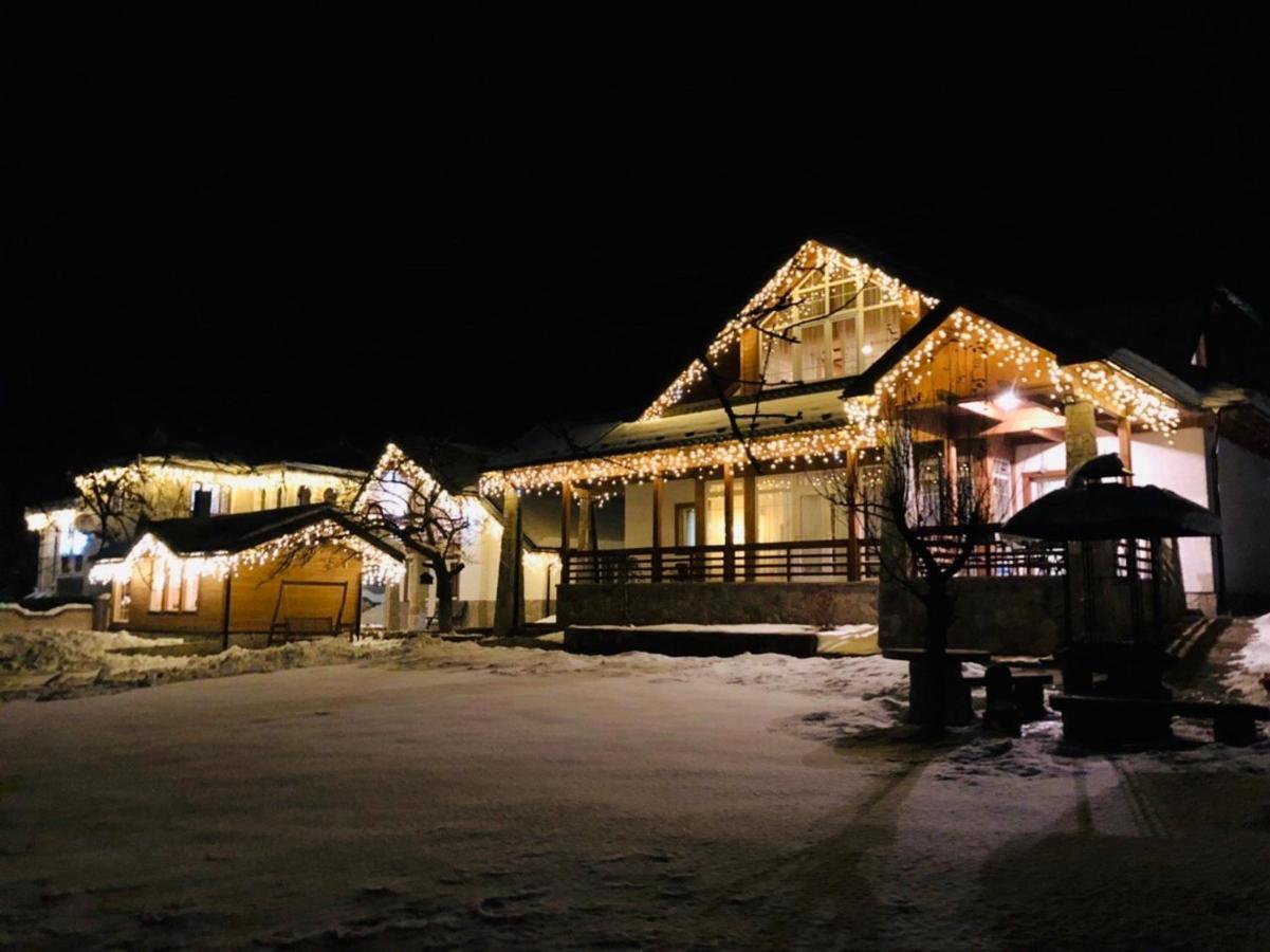 Cottage Familiya فيرخوفينا المظهر الخارجي الصورة